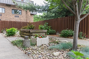 Courtyard, garden, and hardscape at South hills Post Acute
